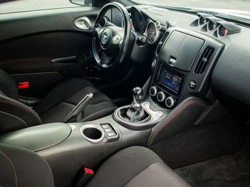 Used 2009 Nissan 370Z NISMO RWD image 16