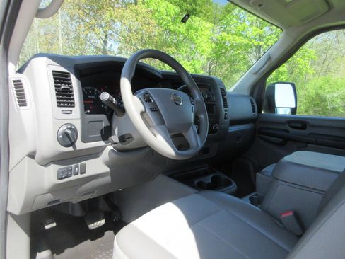 Used 2016 Nissan NV 2500 SV RWD image 32