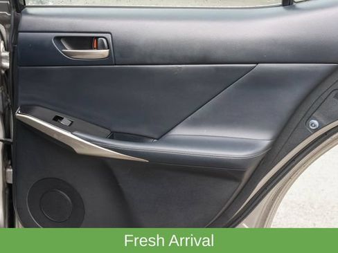 Used 2018 Lexus IS 300 AWD w/ Comfort Package image 18