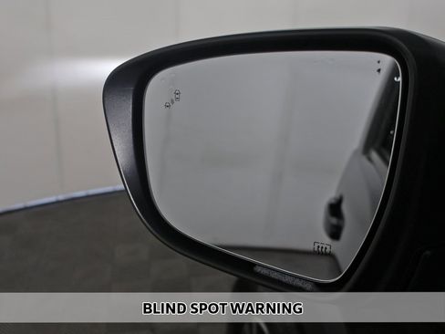 Used 2022 Nissan Frontier PRO-4X image 7