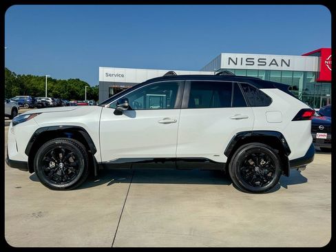 Used 2023 Toyota RAV4 XSE AWD/4WD image 5
