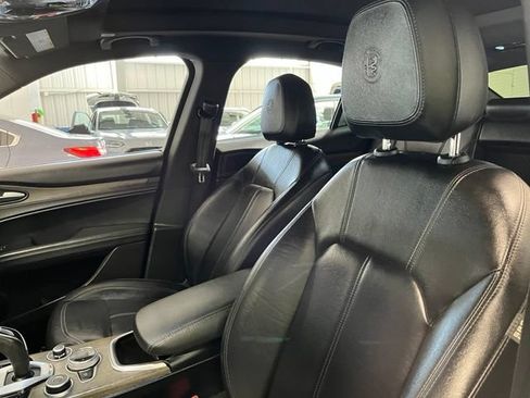 Used 2022 Alfa Romeo Stelvio Ti AWD/4WD image 23