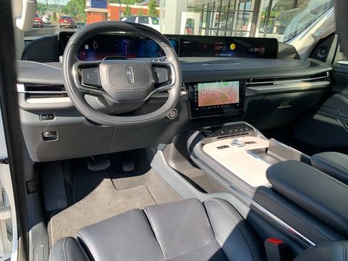 Certified 2025 Lincoln Navigator L Reserve AWD/4WD image 20