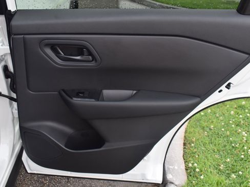 Used 2026 Nissan Rogue S FWD image 49