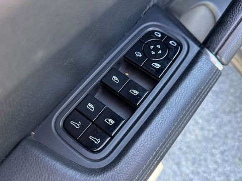 Used 2019 Porsche Cayenne AWD/4WD image 22