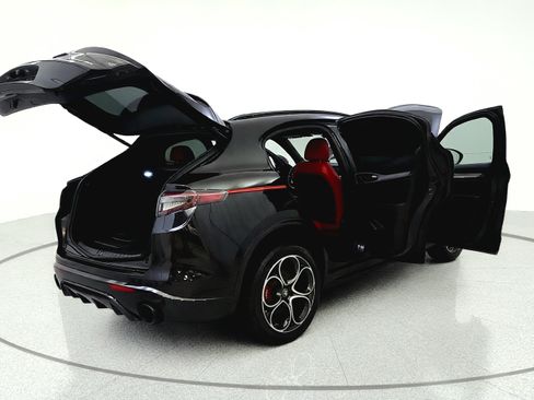 Used 2024 Alfa Romeo Stelvio Veloce AWD/4WD image 14