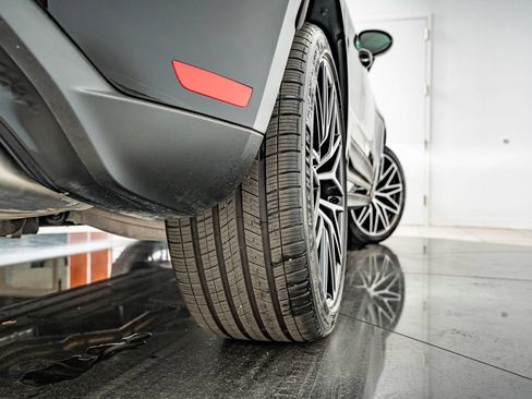Certified 2026 Porsche Macan AWD/4WD image 47