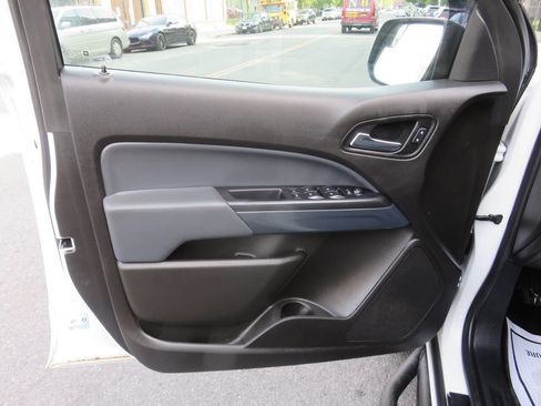 Used 2016 Chevrolet Colorado Z71 AWD/4WD image 24