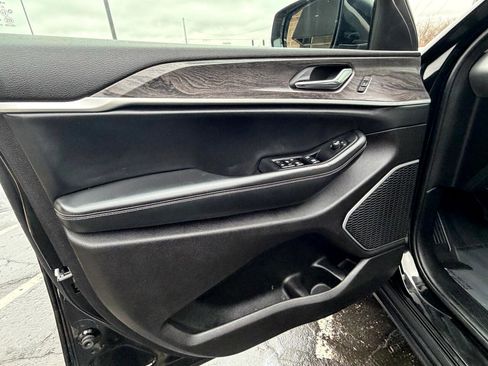 Used 2022 Jeep Grand Cherokee L Limited image 8