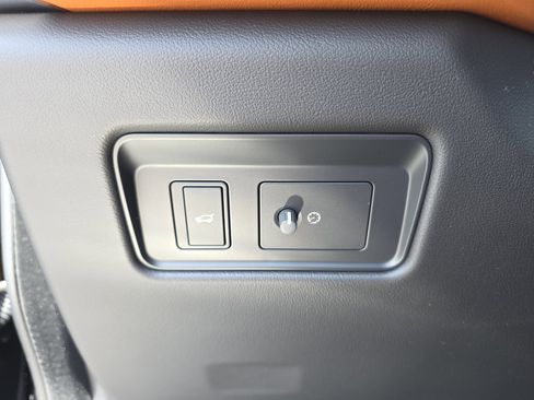 New 2026 Jaguar F-PACE R-Dynamic S image 30