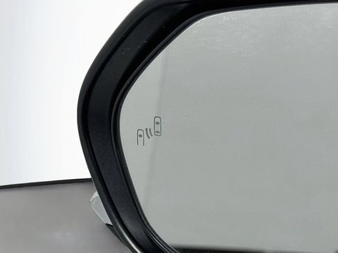 Used 2022 Toyota Prius XLE FWD image 14
