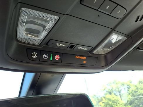 Used 2019 Cadillac XT5 FWD image 33