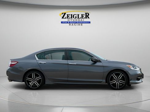 Used 2017 Honda Accord Sport image 8