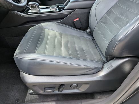 Used 2025 Mitsubishi Outlander SE FWD image 21