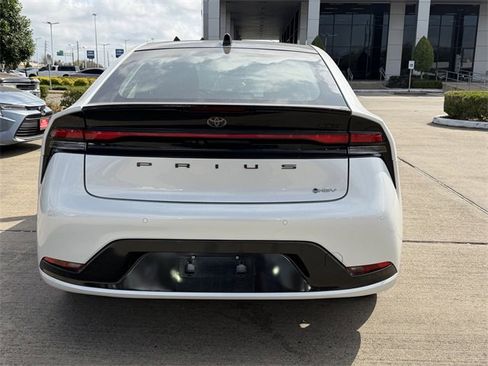 Used 2025 Toyota Prius Limited w/ Limited Premium Package image 6