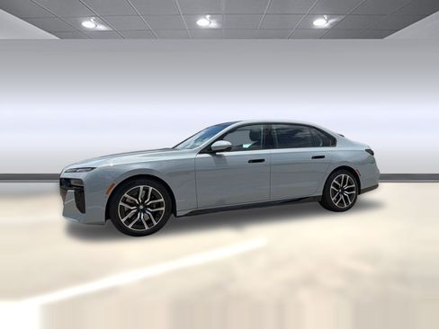 Certified 2023 BMW 760i xDrive w/ Parking Assistance Package AWD/4WD image 20