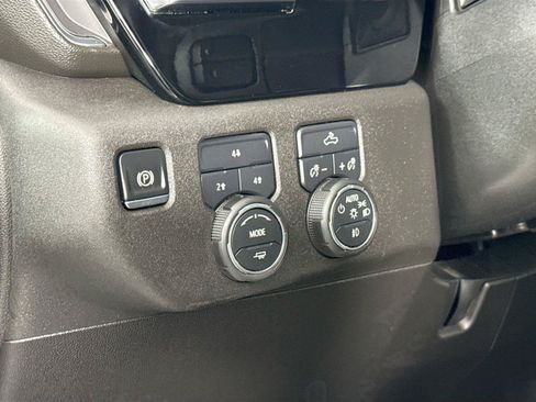 Used 2025 Chevrolet Silverado 2500 LT w/ Convenience Package AWD/4WD image 16
