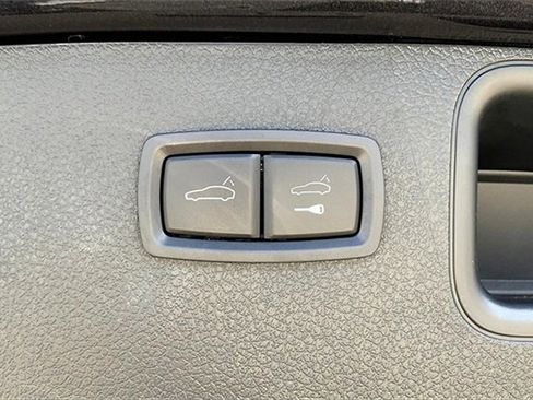 Used 2023 Porsche Macan image 21