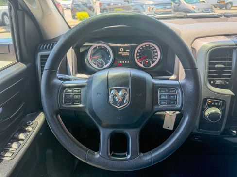 Used 2017 RAM 1500 Express RWD image 9