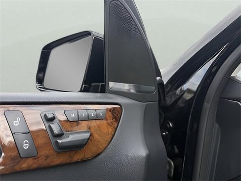 Used 2014 Mercedes-Benz GL 450 4MATIC image 12