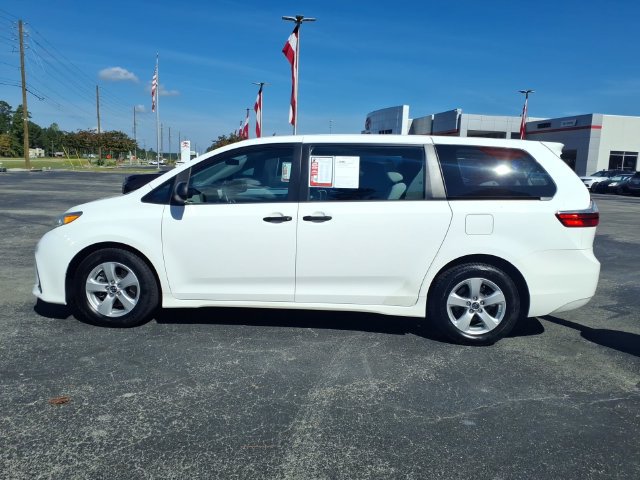Used 2018 Toyota Sienna L FWD image 3