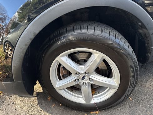 Used 2017 Ford Explorer XLT w/ Equipment Group 202A image 30