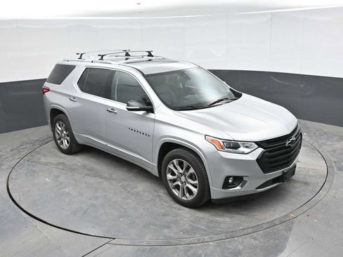 Used 2019 Chevrolet Traverse Premier w/ LPO, Blackout Package AWD/4WD image 38
