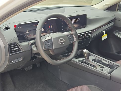 New 2026 Nissan Sentra SR FWD image 10