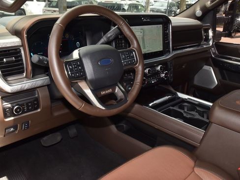 Certified 2025 Ford F250 King Ranch AWD/4WD image 35