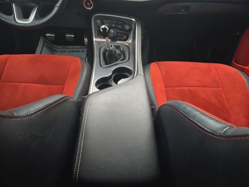 Used 2016 Dodge Challenger R/T Scat Pack w/ Leather Interior Group RWD image 14