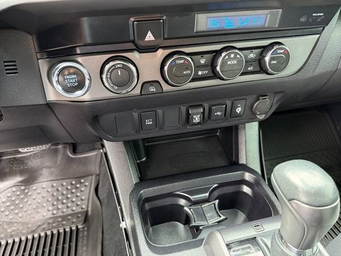 Used 2021 Toyota Tacoma TRD Off-Road AWD/4WD image 17
