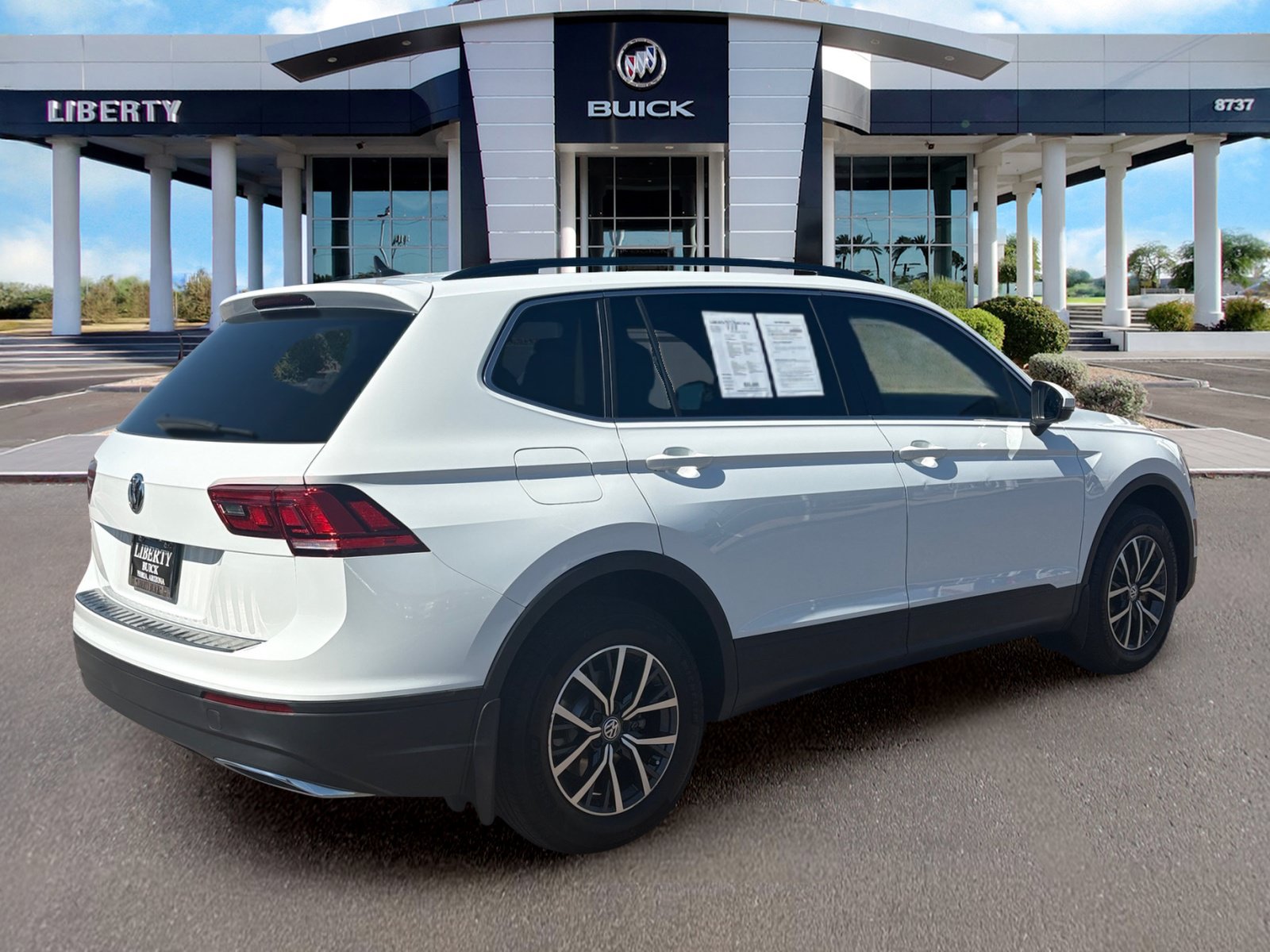 Used 2019 Volkswagen Tiguan SE FWD image 3