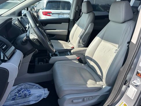 Used 2023 Honda Odyssey Touring image 17