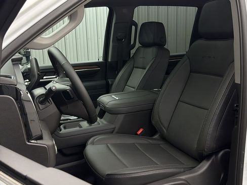 Used 2025 GMC Sierra 3500 Denali w/ Denali Reserve Package image 34