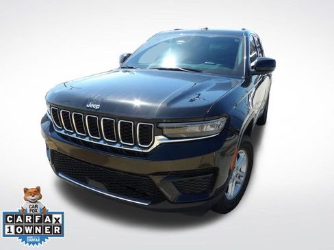 Used 2023 Jeep Grand Cherokee Laredo image 9