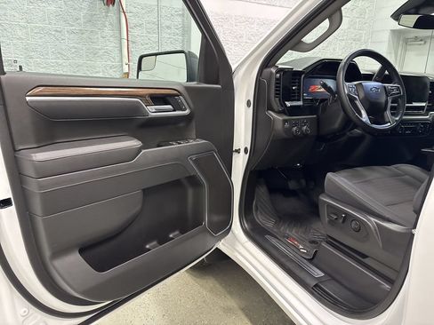 Used 2025 Chevrolet Silverado 1500 RST AWD/4WD image 14