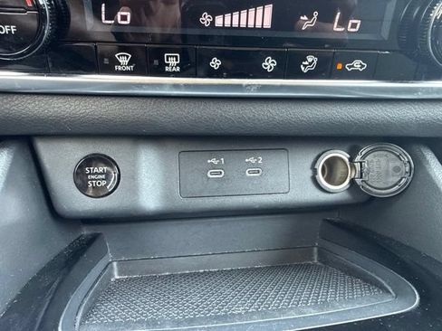 Used 2025 Nissan Rogue SV FWD image 32