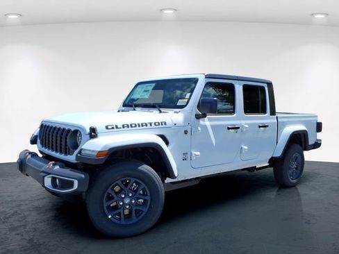 New 2026 Jeep Gladiator Sport AWD/4WD image 2