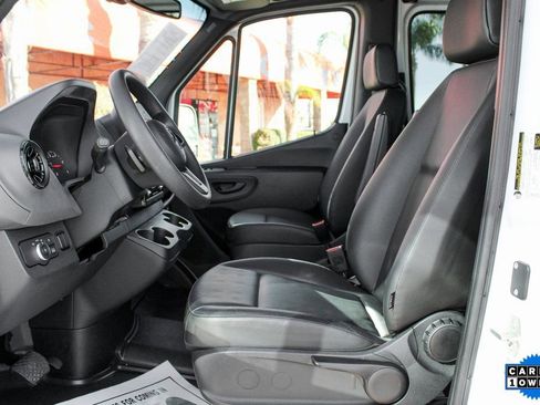 Used 2022 Mercedes-Benz Sprinter 2500 image 15