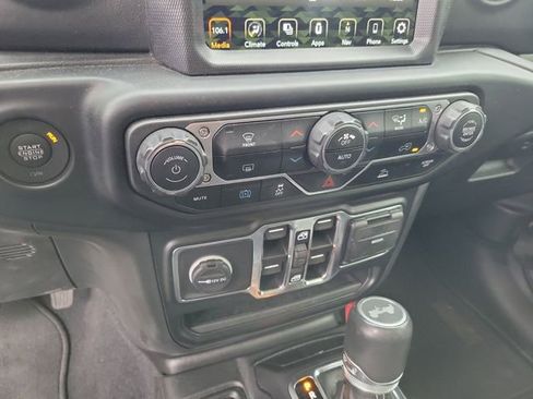 Used 2022 Jeep Wrangler Unlimited Sahara 4xe image 22