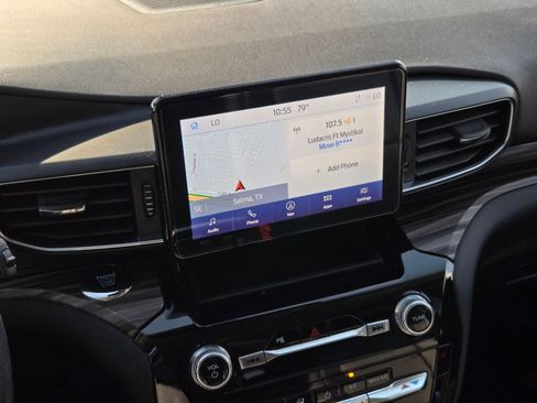 Used 2024 Ford Explorer Limited image 17