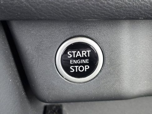 Used 2023 Nissan Rogue S AWD/4WD image 27