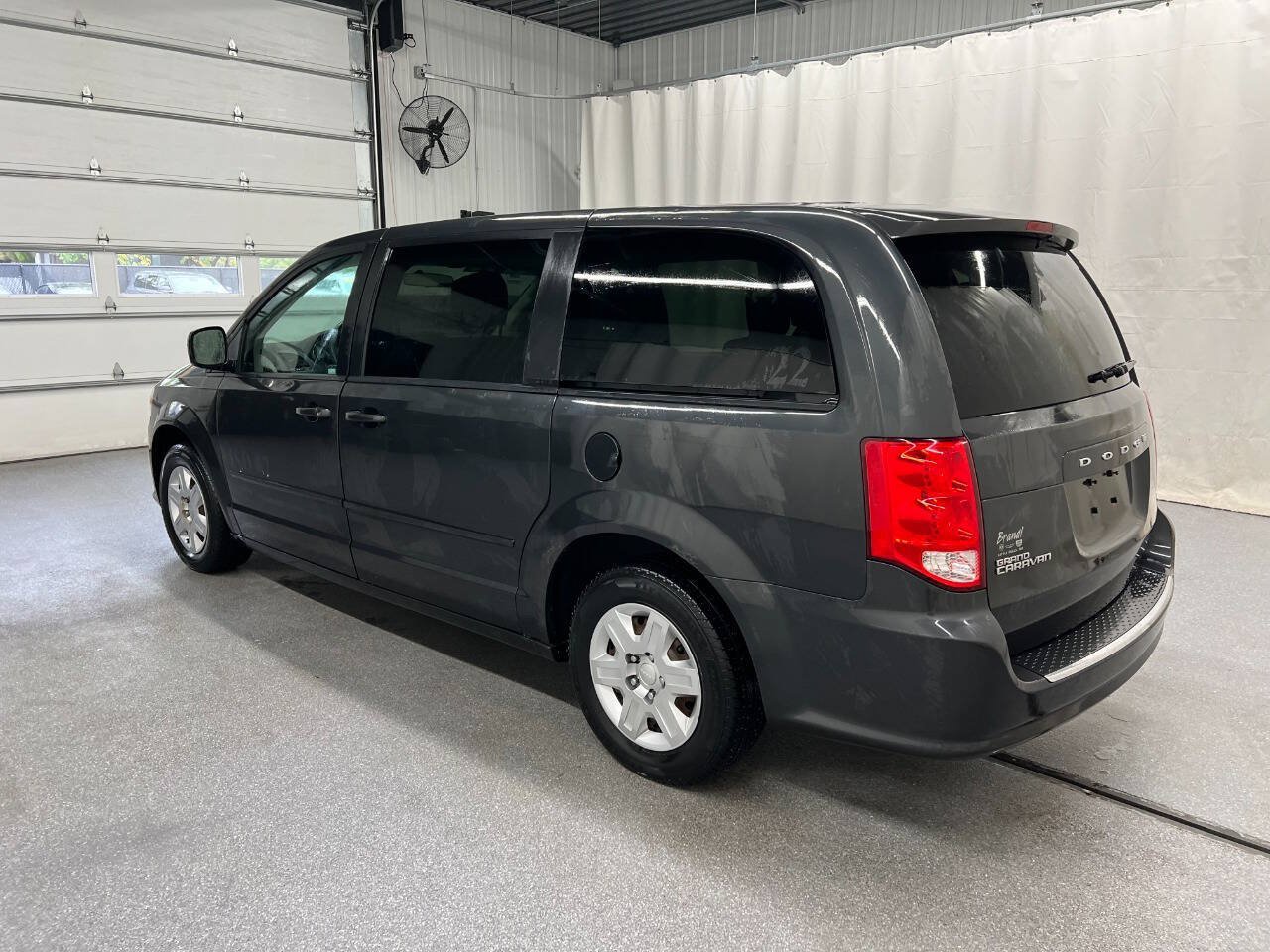 Used 2011 Dodge Grand Caravan Express FWD image 6