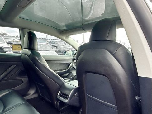 Used 2019 Tesla Model 3 Long Range image 28