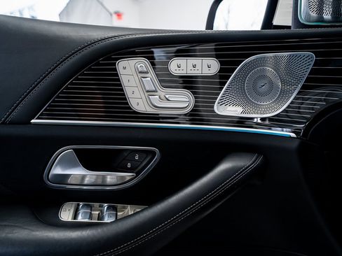 Used 2021 Mercedes-Benz Maybach GLS 600 Maybach GLS 600 image 33