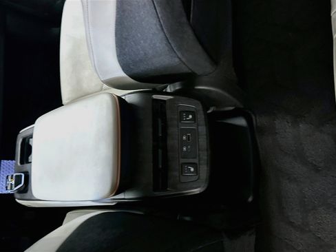 Used 2023 Nissan Ariya AWD image 27