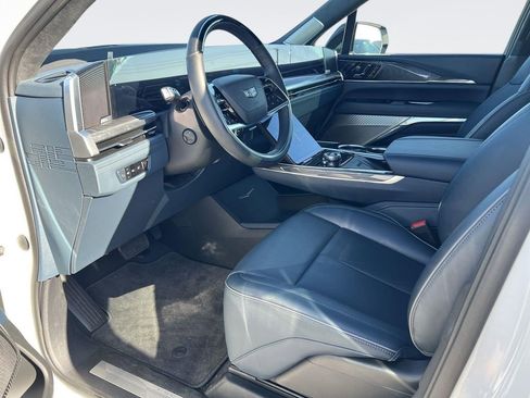 New 2025 Cadillac Escalade IQ Luxury 2 AWD/4WD image 9