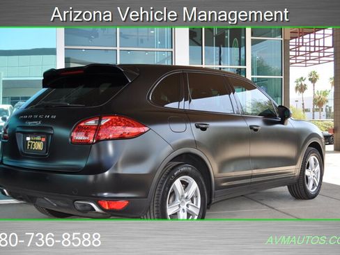 Used 2014 Porsche Cayenne S AWD/4WD image 12