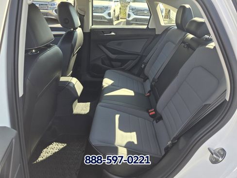 New 2026 Volkswagen Jetta SE image 9