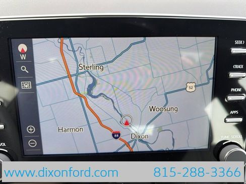 Used 2021 Toyota Avalon Limited image 10